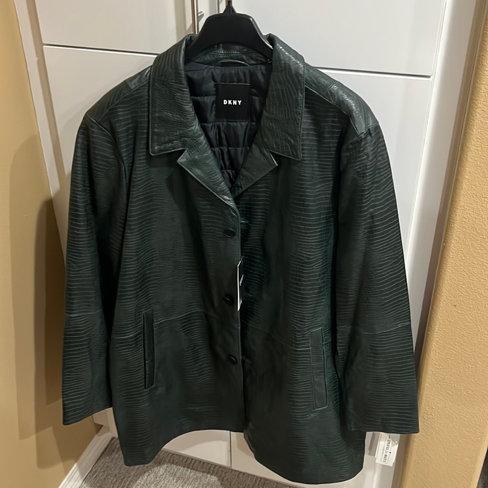 Brand New Men’s Crocodile Imprint Genuine Leather Coat (3 quarter length)